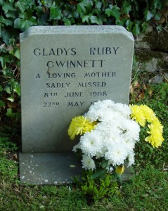 Gladys Ruby Gwinnett's (nee Field) Tombstone